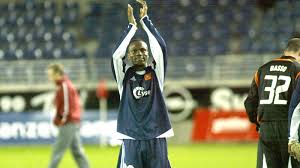Mumba, Robert Mambo / Viking